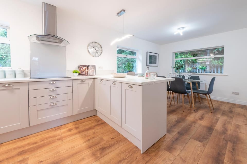 Kitchen or kitchenette, Dining area, pet friendly, stove