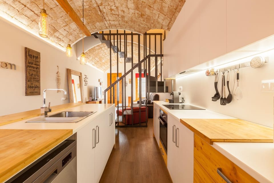 Property building, Kitchen or kitchenette, Living room
