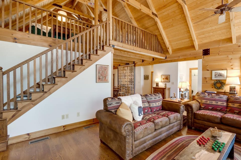 Family-Friendly Jasper Cabin with Deck! Cabin in Georgia