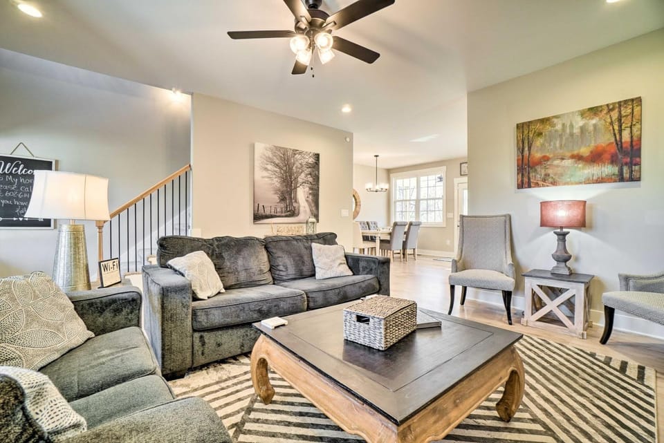 Goodlettsville Home ~ 4 Miles to Raceway! House in Nashville