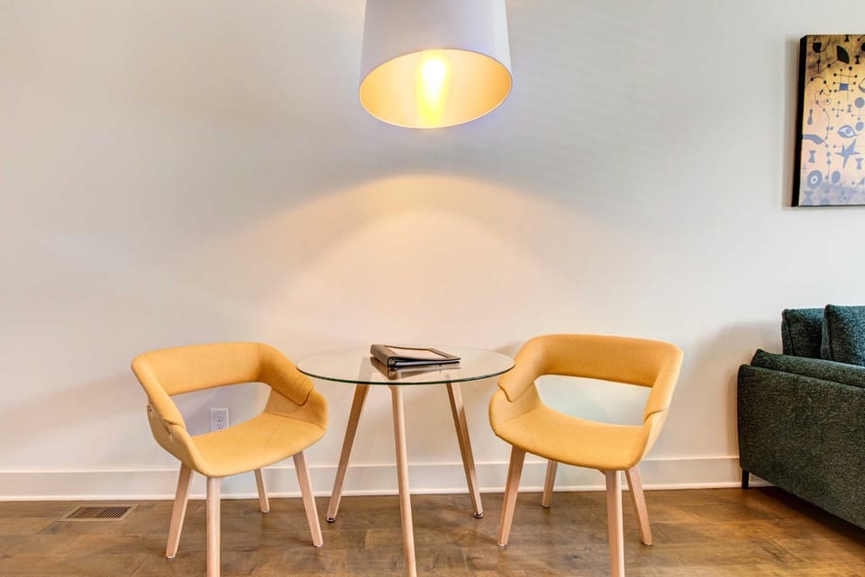 Modern ATL Getaway < 3 Mi to Mercedes-Benz Stadium House in Atlanta
