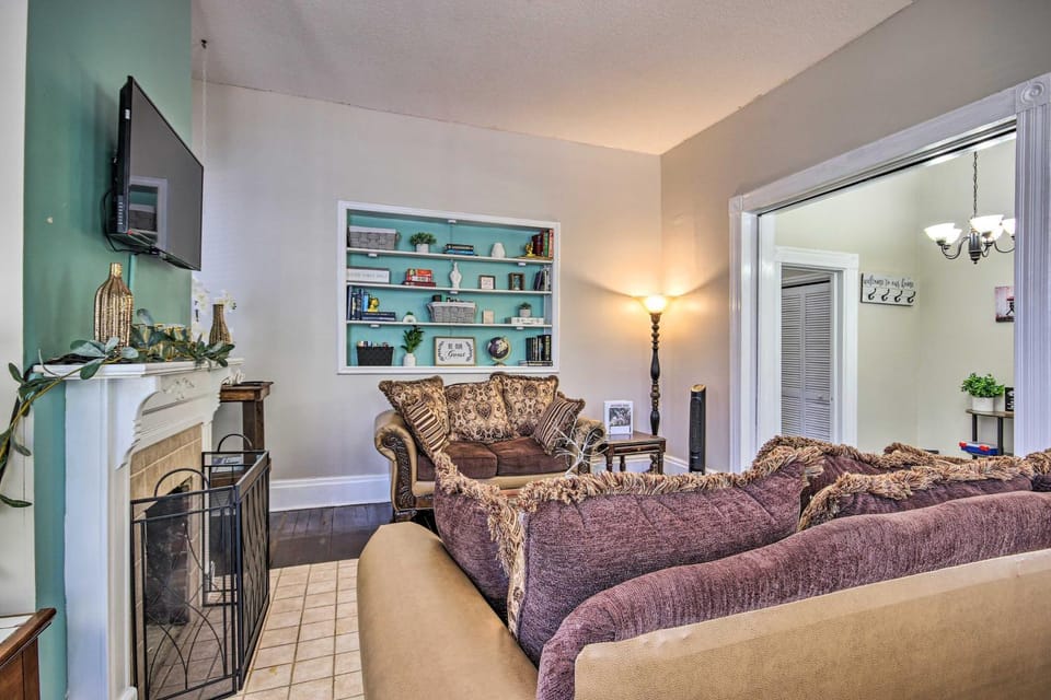 Bright Augusta Vacation Rental, 2 Mi to Riverwalk! Apartment in North Augusta