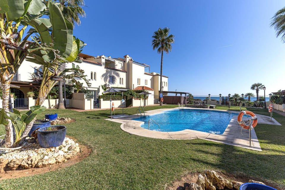Natural landscape, Garden, Garden view, Pool view, Sea view, Swimming pool, sunbed