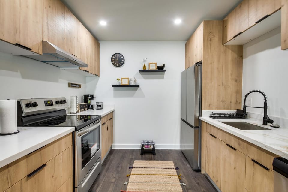 4 Mi to French Quarter: Walkable Apt w/ Yard Apartment in New Orleans