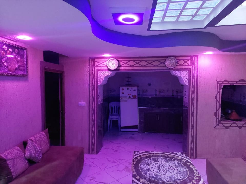 Communal lounge/ TV room, Living room, Seating area, Evening entertainment