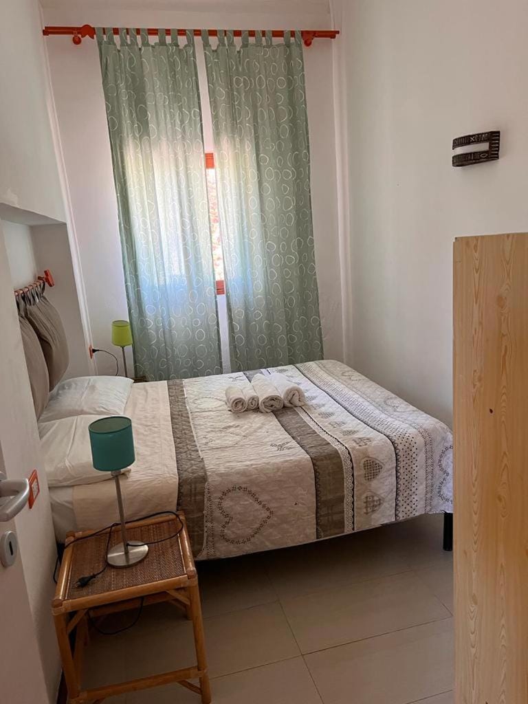 Bed, Bedroom, towels, wardrobe
