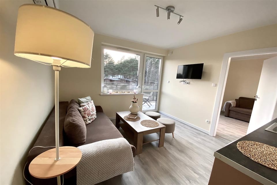 Restaurant/places to eat, Communal lounge/ TV room, TV and multimedia, Living room, Seating area, Beach