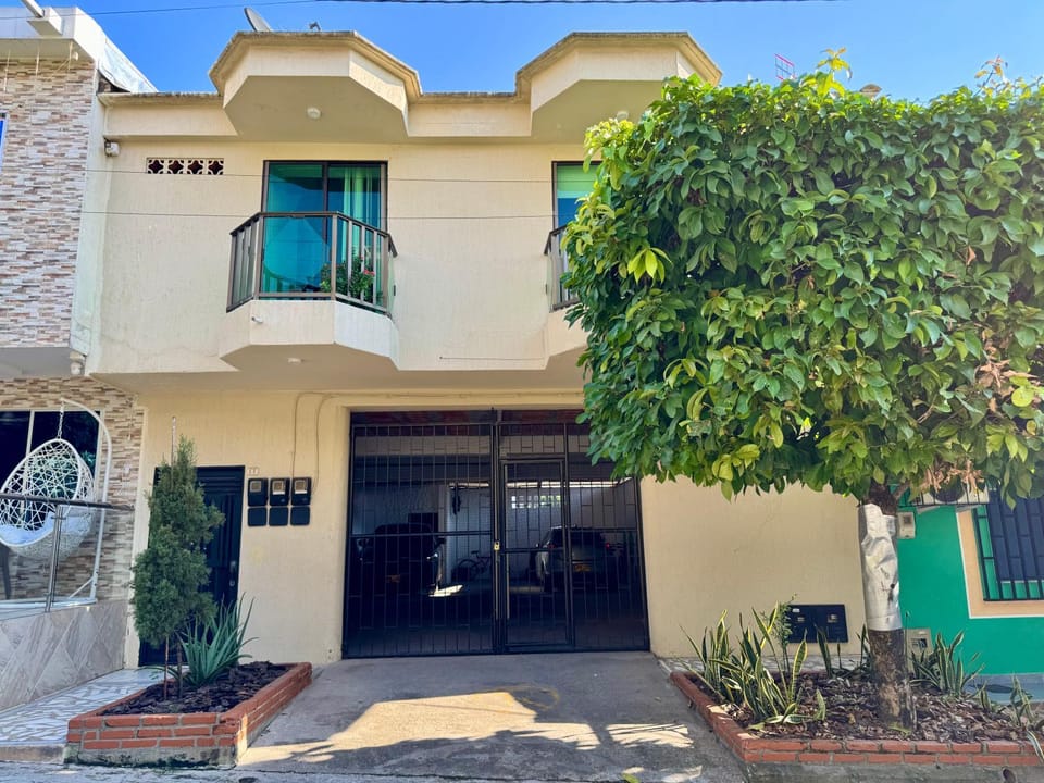 Property building, Facade/entrance, Parking