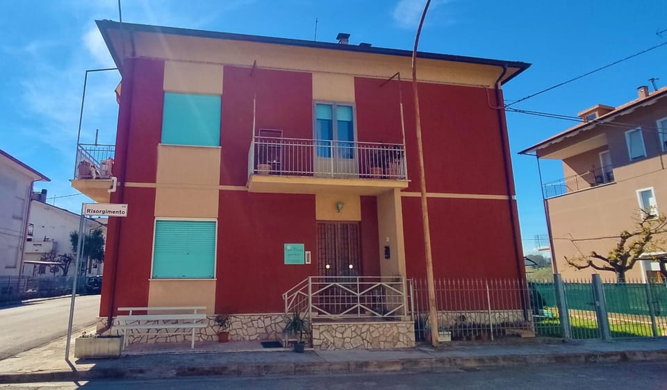 Property building, Neighbourhood