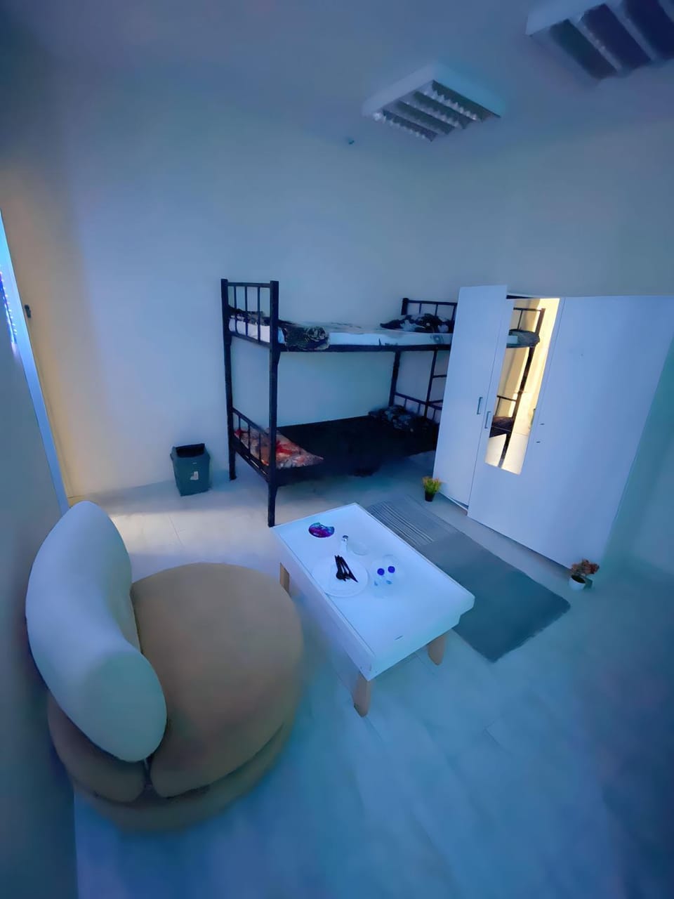 MBZ - Nice Bed Space "MEN" Hostel in Abu Dhabi