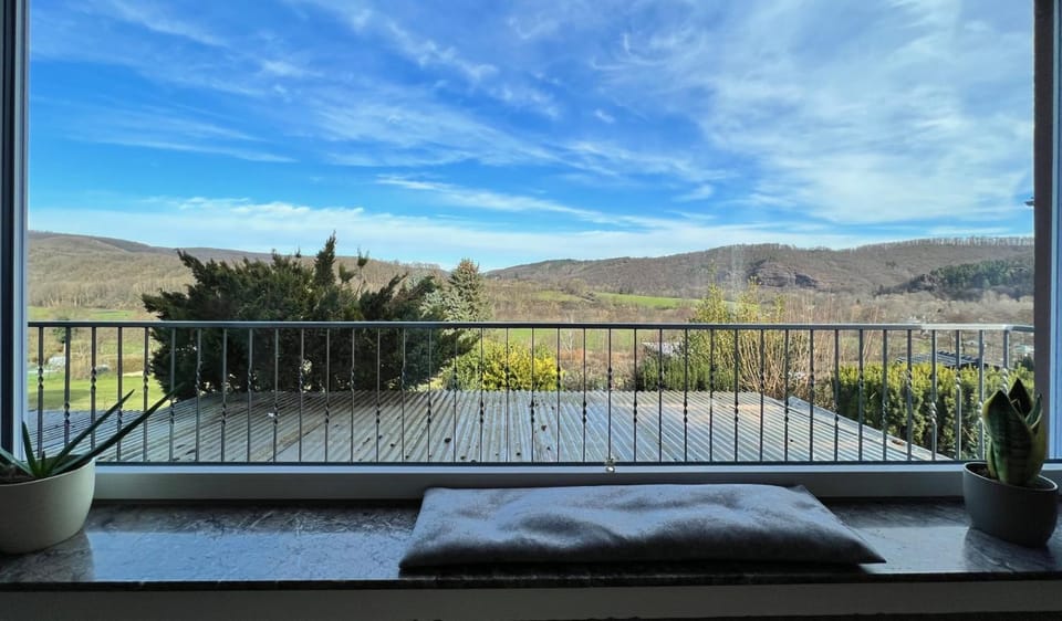 View (from property/room), Balcony/Terrace, Mountain view