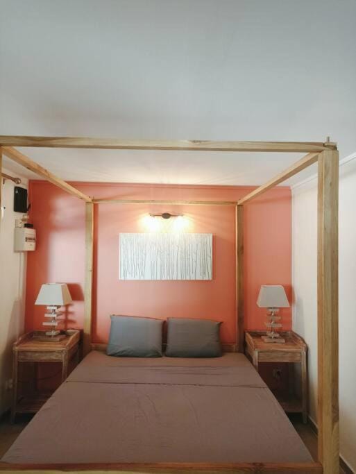 Photo of the whole room, Bedroom