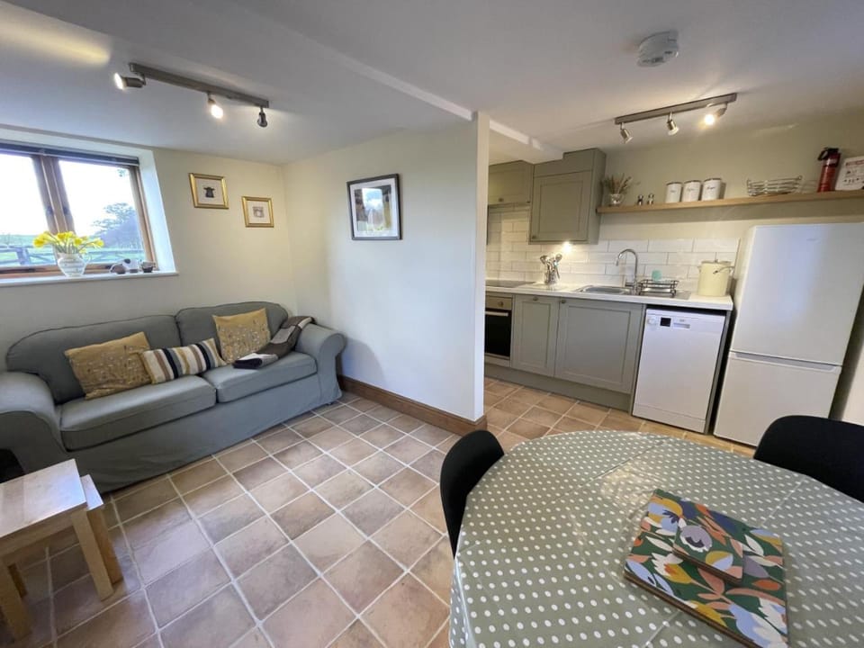 Cute Farm Cottage in quaint, peaceful village House in South Cambridgeshire District