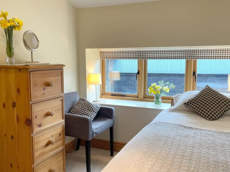 Cute Farm Cottage in quaint, peaceful village House in South Cambridgeshire District