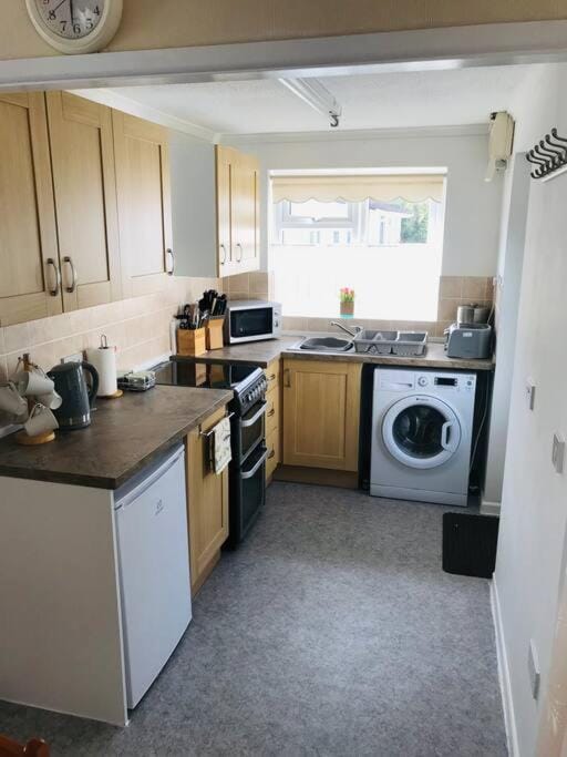 Light and bright 3 bedroom bungalow in Cornwall House in England