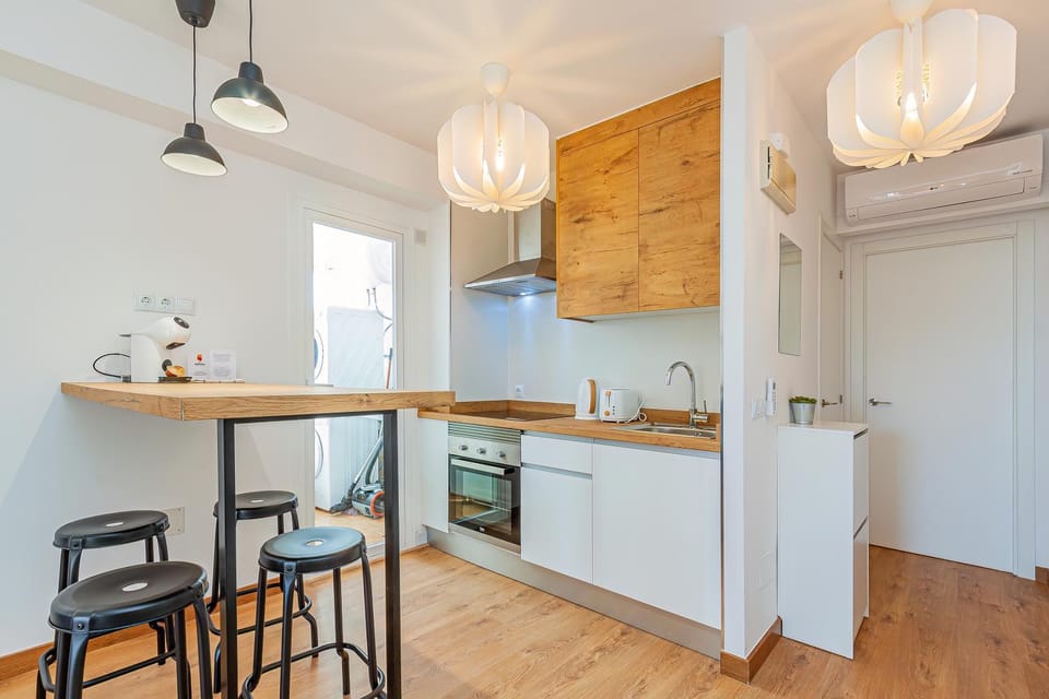 Kitchen or kitchenette, Dining area, pet friendly, stove