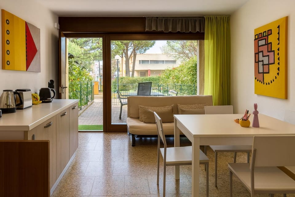 Patio, Living room, Seating area, Dining area