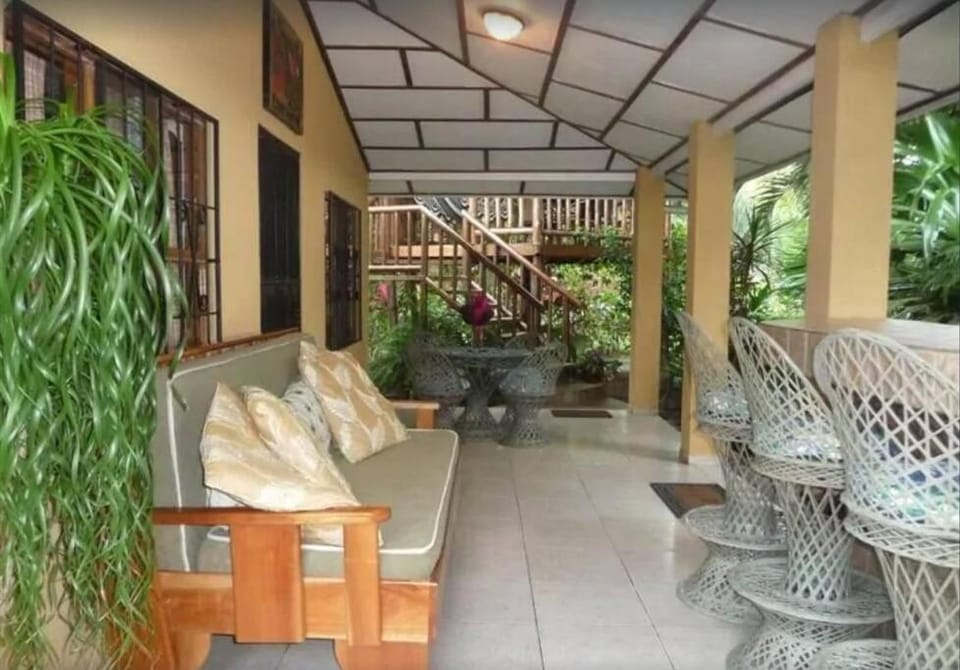Casa Sammie: True Costa Rica House in Puntarenas Province