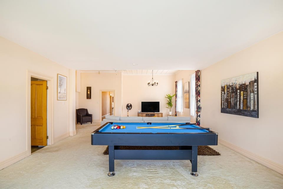 Billiard, TV and multimedia, Evening entertainment