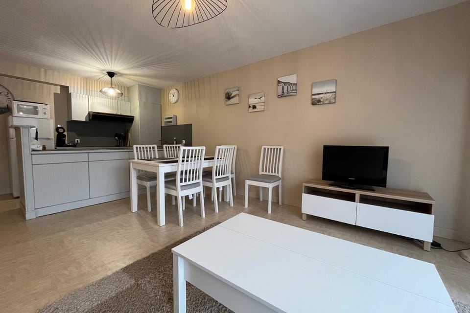 Pleasant apartment for 6 people with parking space Apartment in Hauts-de-France