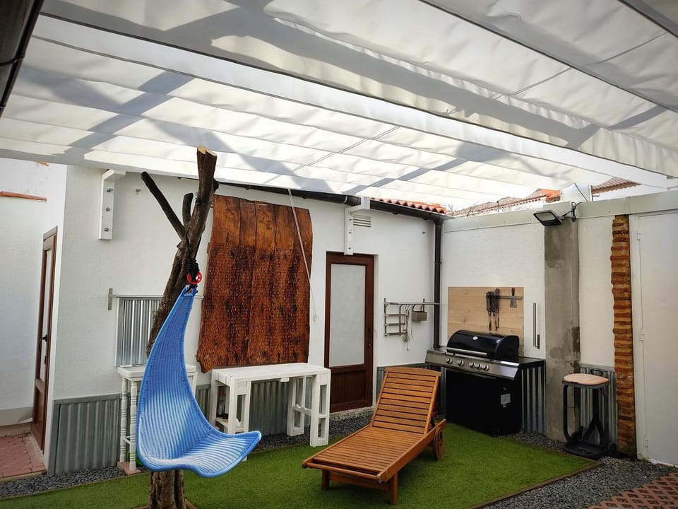 Patio, TV and multimedia, Inner courtyard view, sunbed