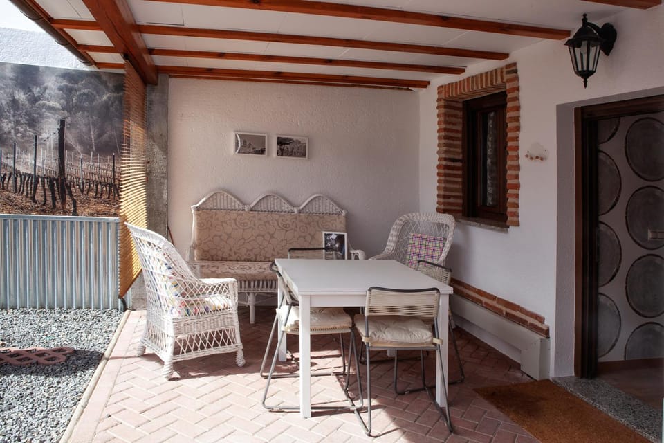 Patio, Dining area, Inner courtyard view