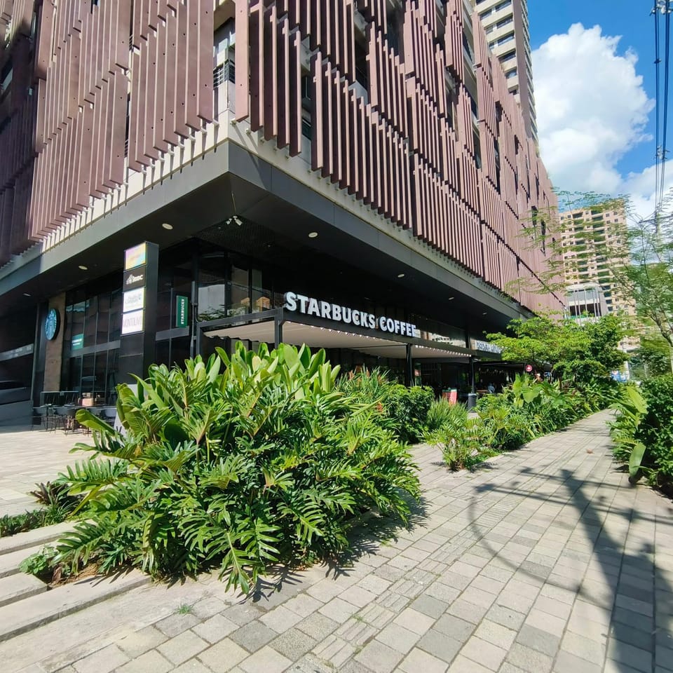 Apartamento Completo Poblado - Ubicacion Central con Parqueadero Apartment in Medellin