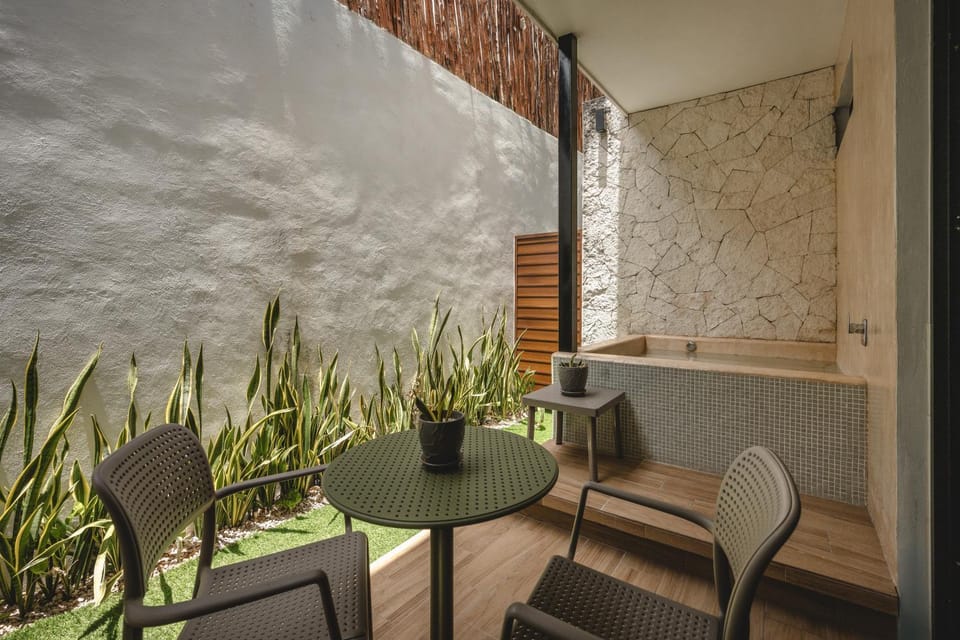 Balcony/Terrace, Swimming pool