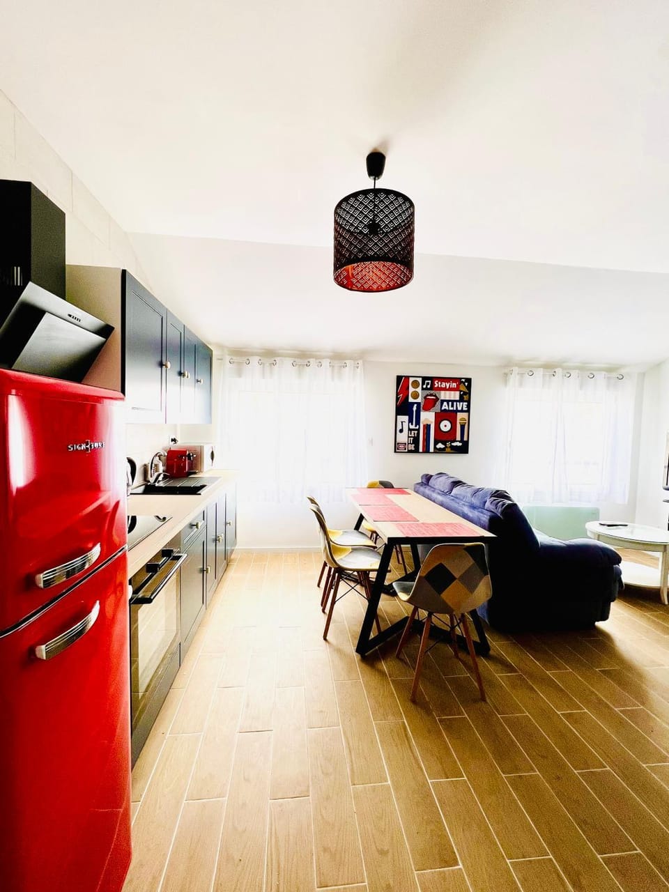 Kitchen or kitchenette, Dining area, minibar, pet friendly, stove