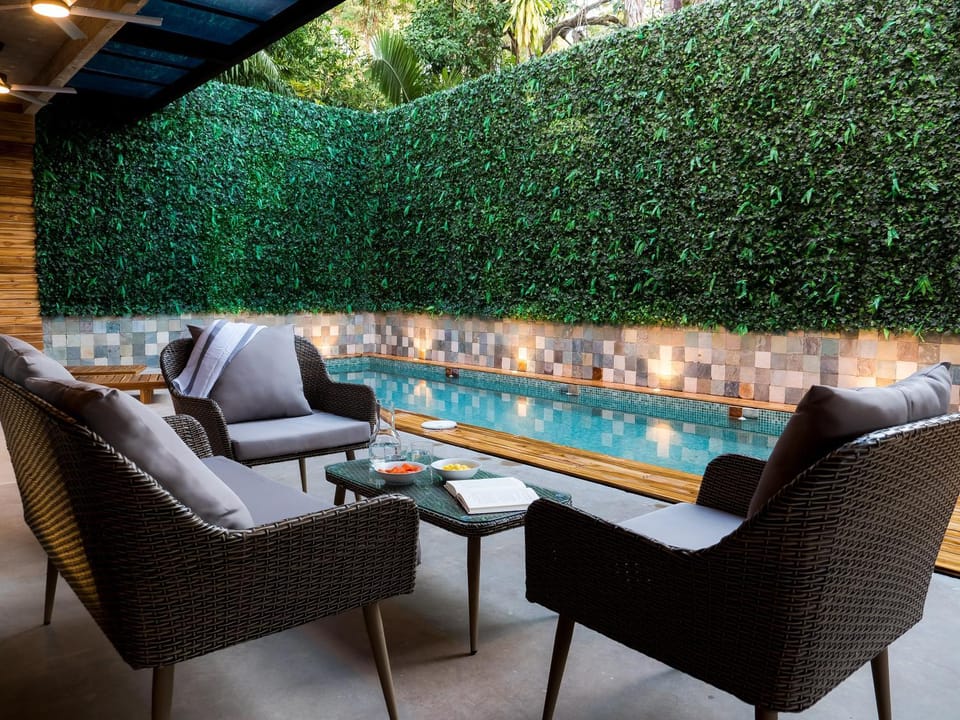 Seating area, Pool view