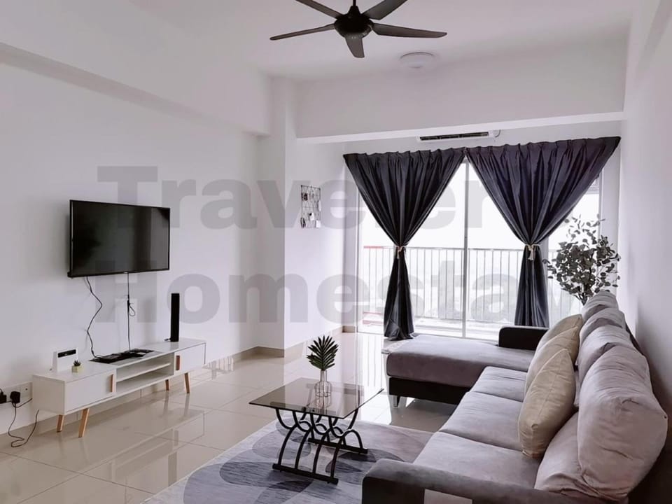 TV and multimedia, Living room, Seating area, Evening entertainment, fireplace