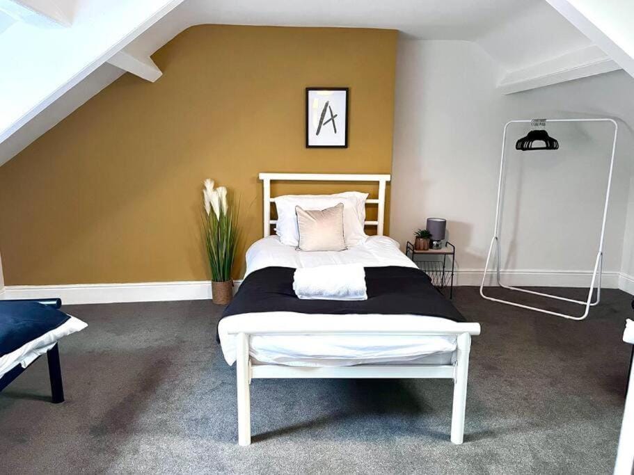 4 bedroom 10 mins to city Apartment in Gateshead