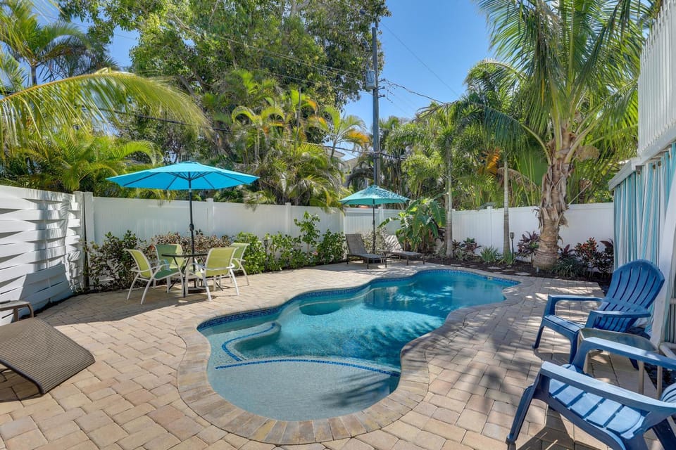 Cozy Siesta Key Dream Inn Rental < 1/2 Mi to Beach Apartment in Siesta Beach