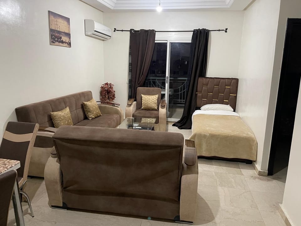 Appartement 17 3ème étage avec balcon POUR FAMILLE Apartment in Marrakesh
