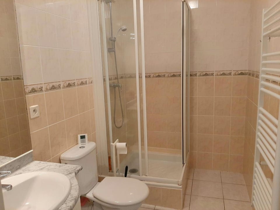 Appartement cosy avec balcon, proche centre et plages, parking inclus - FR-1-239-896 Apartment in Capbreton