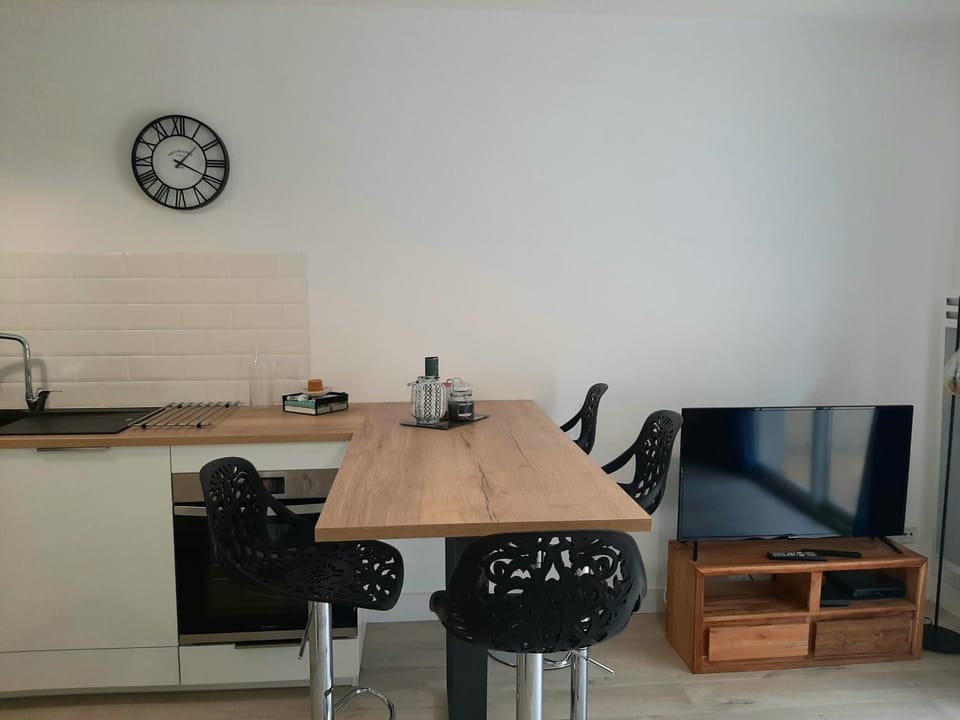 Appartement cosy avec balcon, proche centre et plages, parking inclus - FR-1-239-896 Apartment in Capbreton