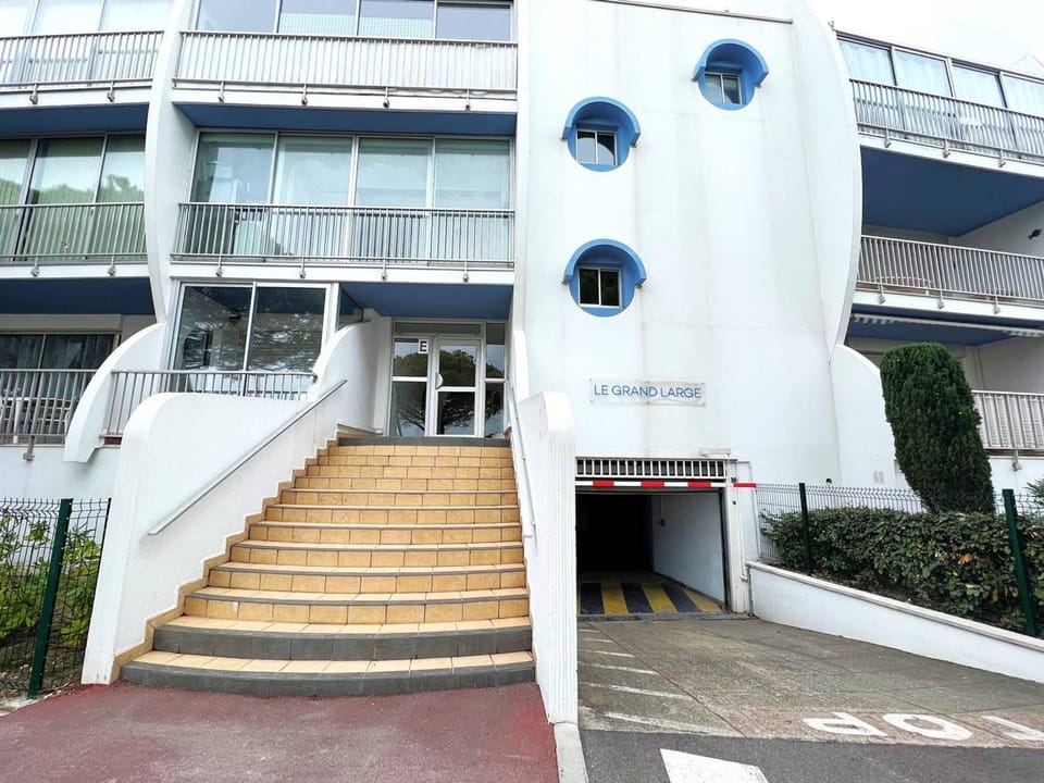 Appartement Rez-de-Jardin Bord de Mer, Terrasse 30m², 5 Pers, Port Camargue - FR-1-307-228 Apartment in Le Grau-du-Roi