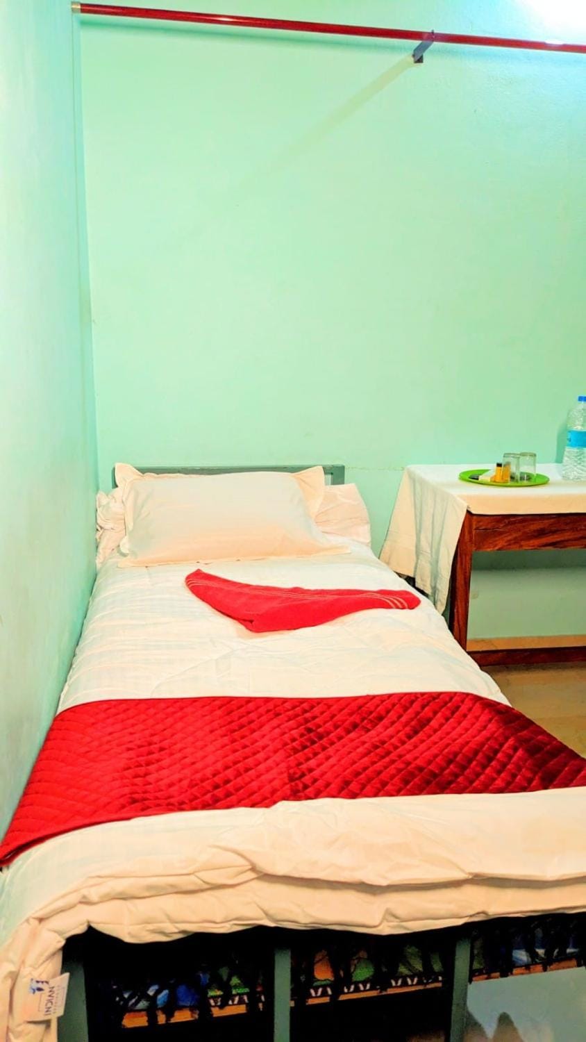 VKR MENS ROOM (Gents Only) Hostel in Kozhikode
