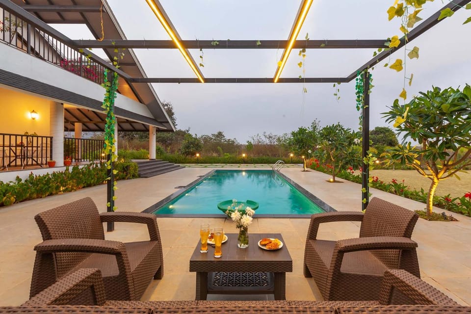 Swimming pool, Swimming pool