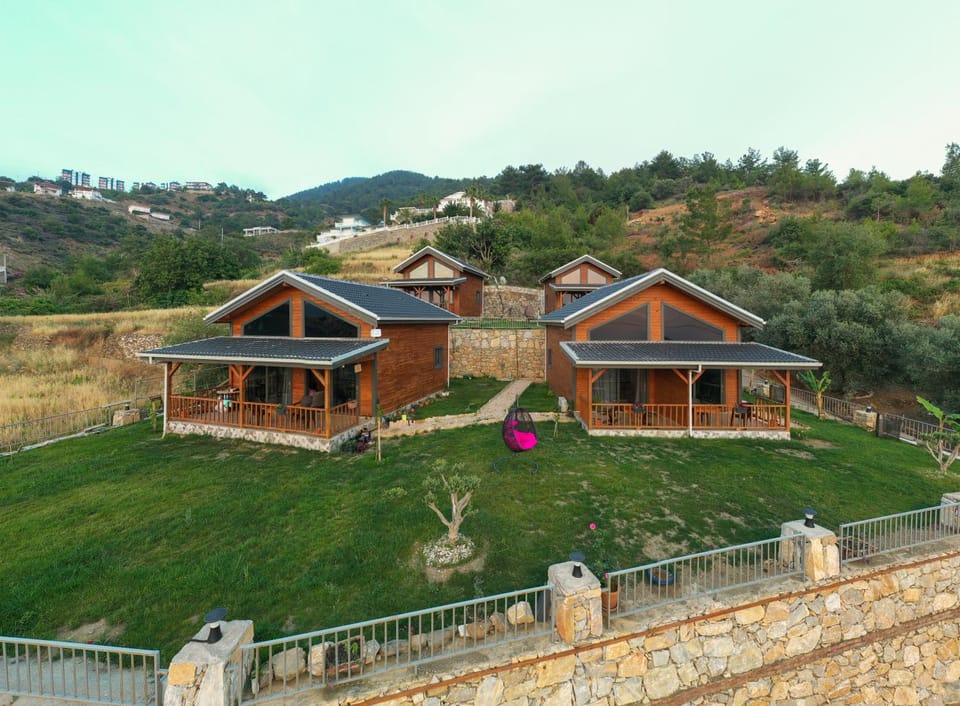 Property building, Spring, Day, Natural landscape, Garden, Garden view, Mountain view
