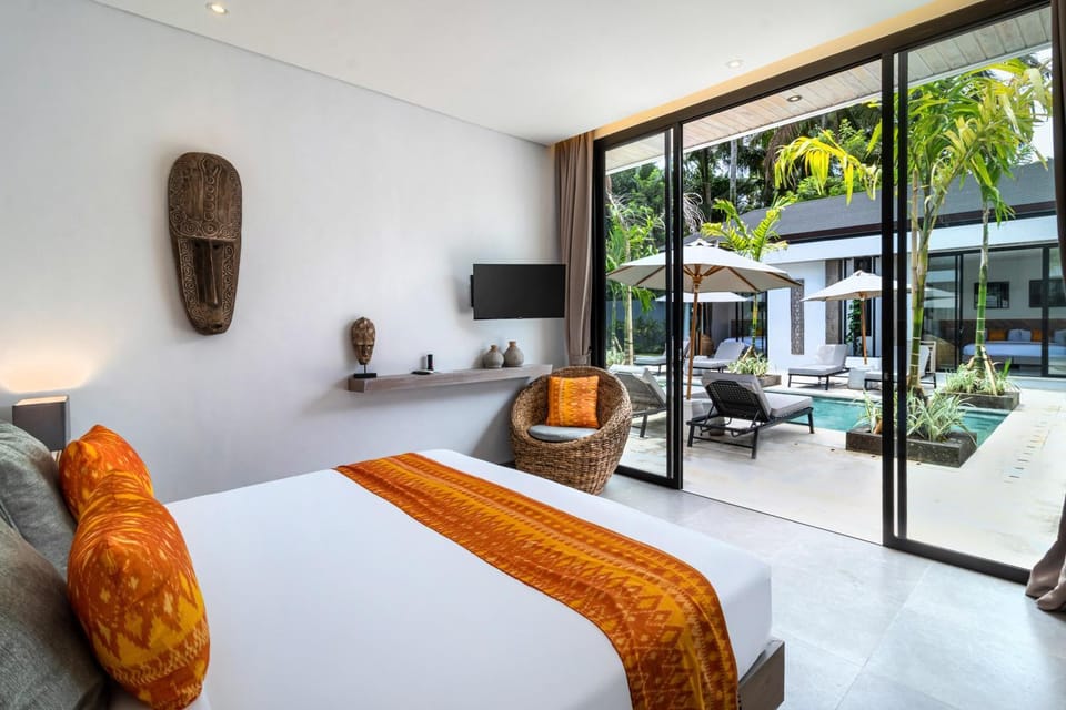 Bed, TV and multimedia, View (from property/room), Photo of the whole room, Bedroom, air conditioner