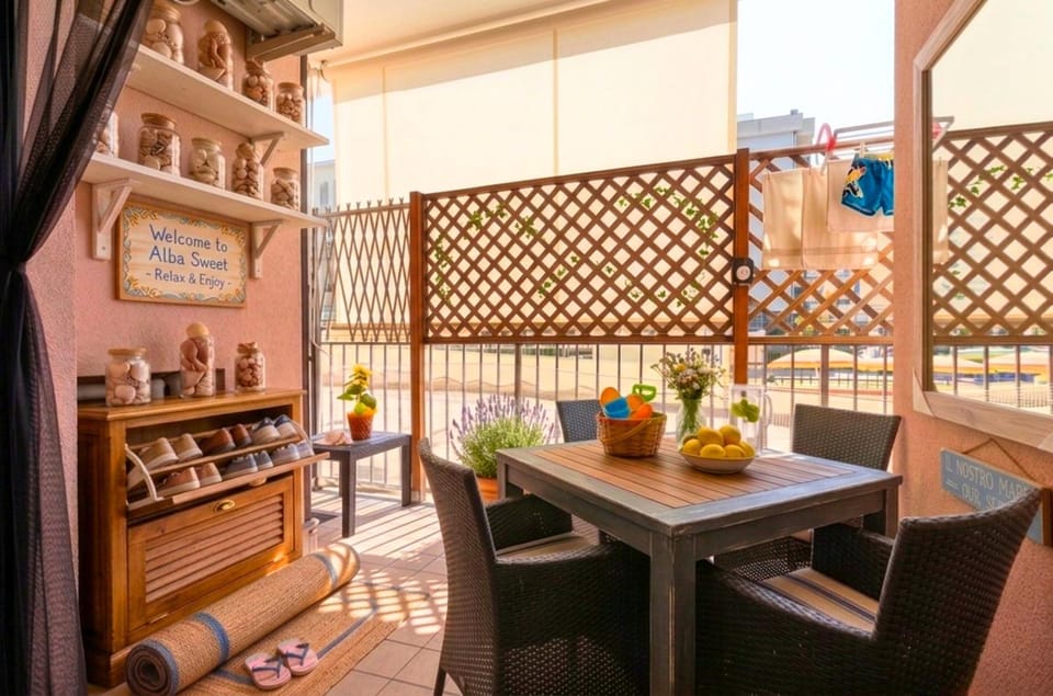 View (from property/room), Balcony/Terrace, Kitchen or kitchenette, Living room, Food and drinks, Seating area, Dining area, Food