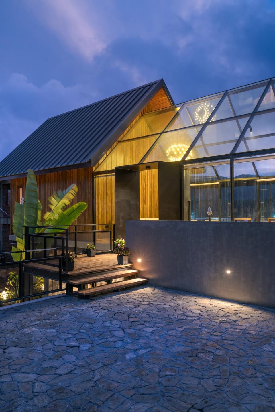 Property building, Night, Balcony/Terrace