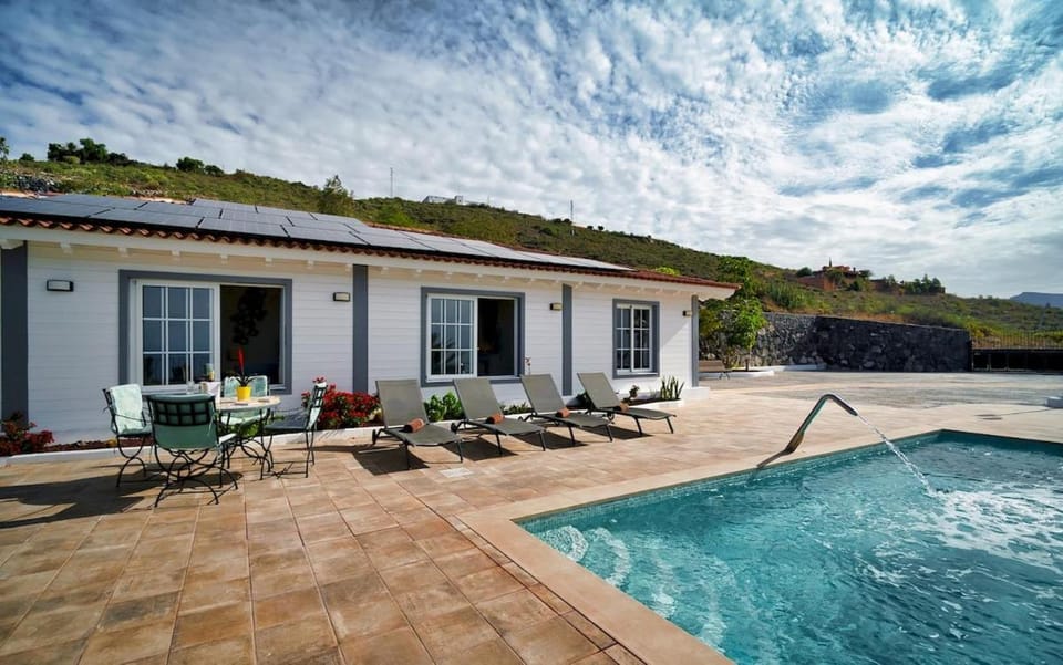 Villa la Paz by Villas Vista Gomera Villa in Canary Islands