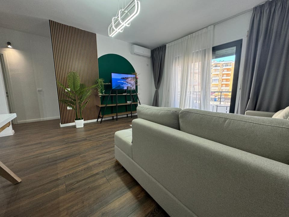 TV and multimedia, Living room, Seating area, Evening entertainment