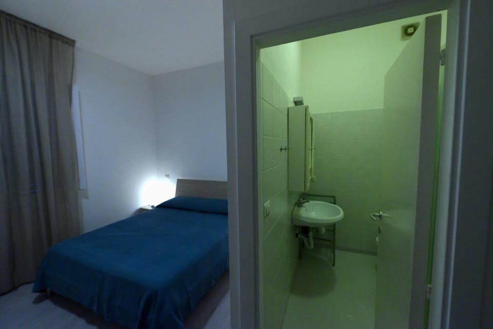 Bathroom, Photo of the whole room