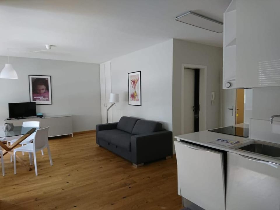 Communal lounge/ TV room, Living room