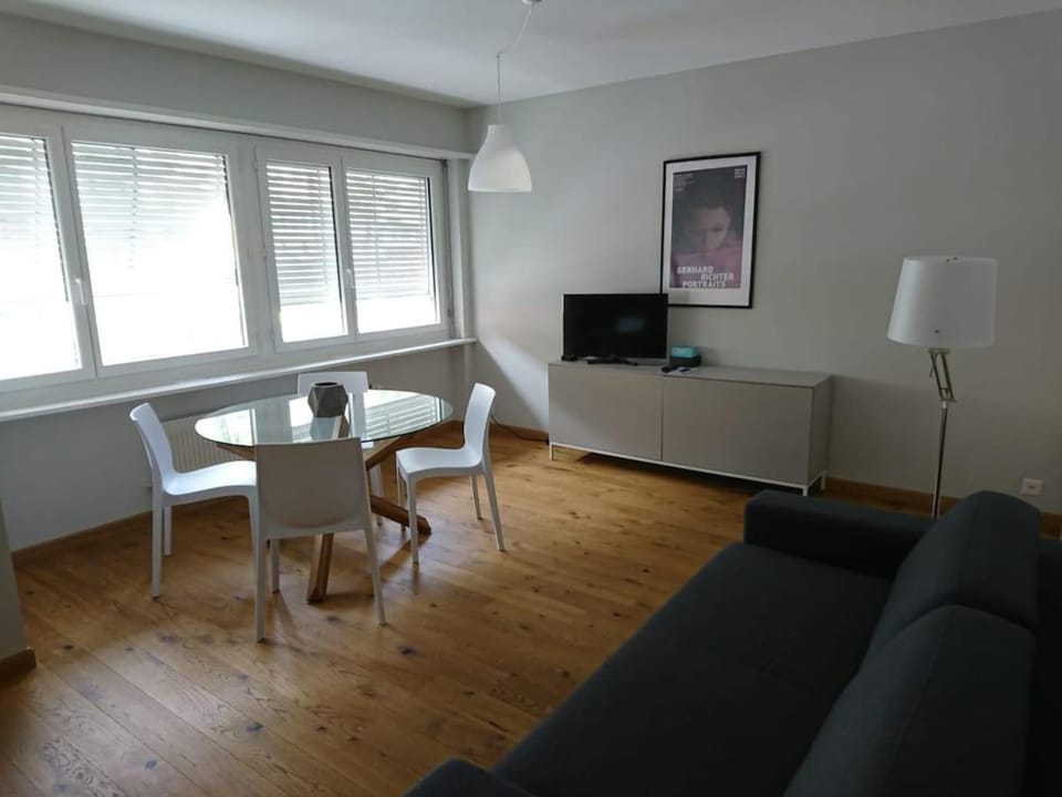Communal lounge/ TV room, Living room