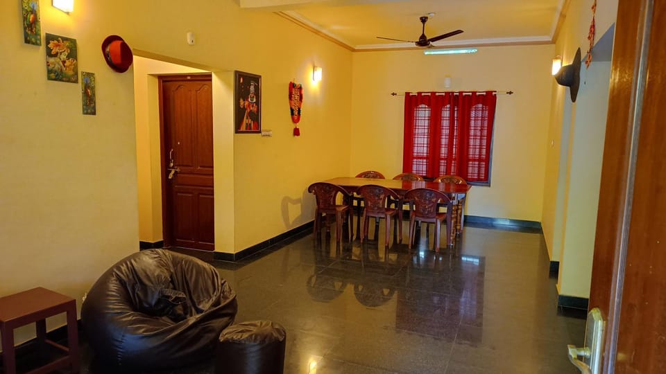 Communal lounge/ TV room