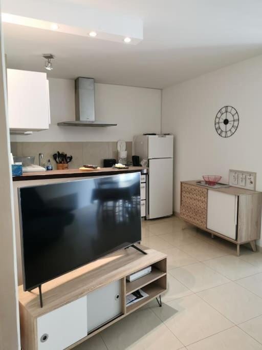 Appartement La Tranquillité, 2mn à pieds mer Apartment in Fréjus
